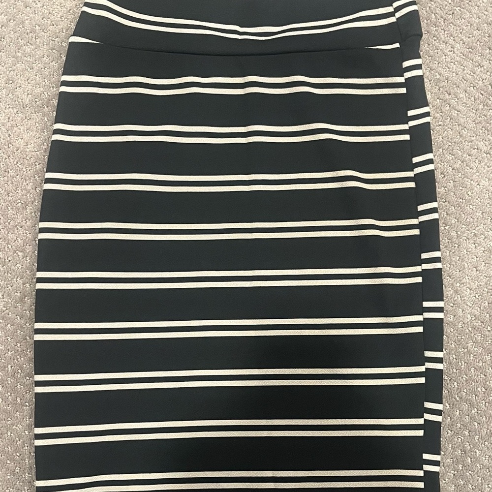 Lularoe Cassie Striped Black and White Women's Skirt size M